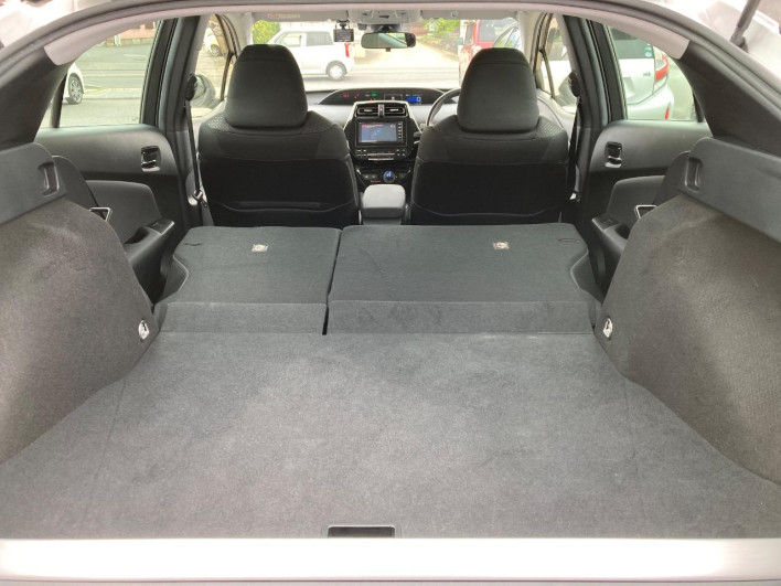 2020 Toyota Prius 6AA-ZVW55 (UW-6a1661937b332)[27]