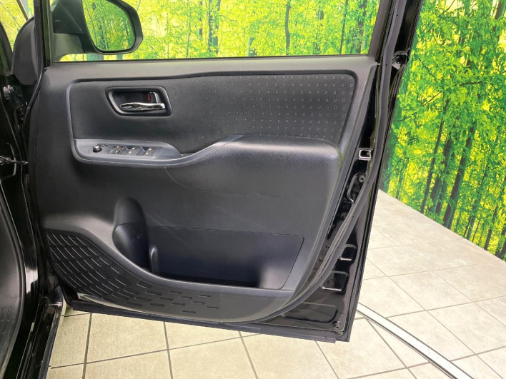 2014 Toyota Voxy DAA-ZWR80G (UW-6a166198d2605)[27]