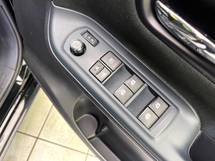2014 Toyota Voxy DAA-ZWR80G (UW-6a166198d2605)[26]