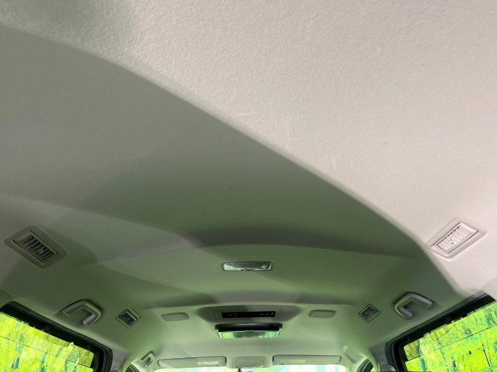 2014 Toyota Voxy DAA-ZWR80G (UW-6a166198d2605)[19]