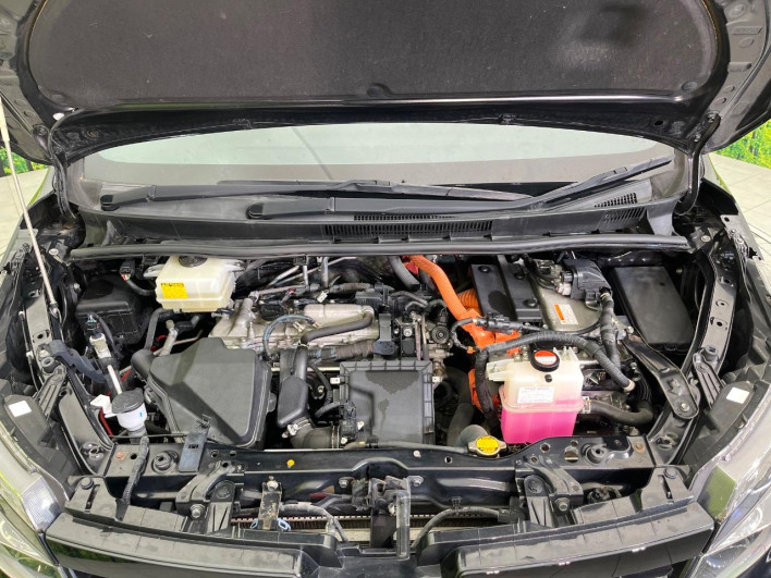 2014 Toyota Voxy DAA-ZWR80G (UW-6a166198d2605)[4]