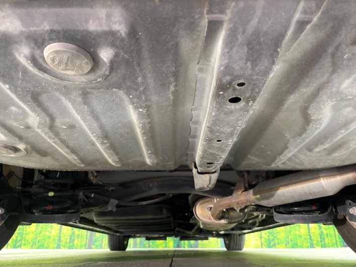 2014 Toyota Voxy DAA-ZWR80G (UW-6a166198d2605)[22]