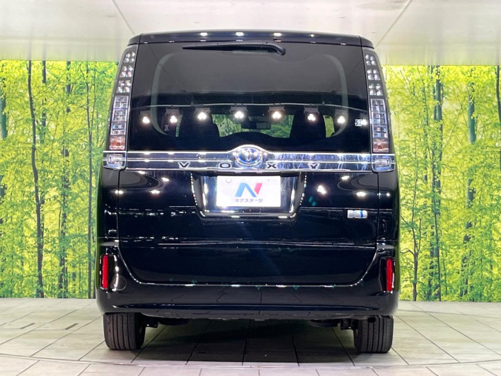 2014 Toyota Voxy DAA-ZWR80G (UW-6a166198d2605)[17]