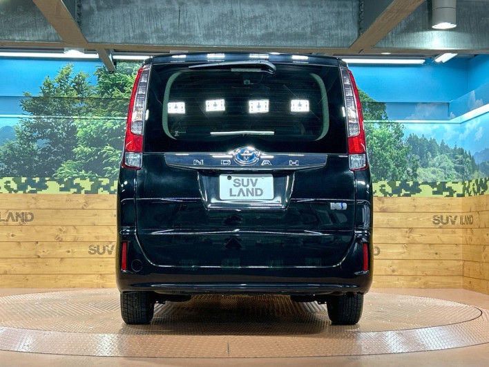 2016 Toyota Noah DAA-ZWR80G (UW-6a16619987b9d)[17]