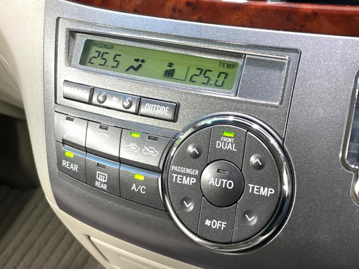 2011 Toyota Estima DBA-ACR50W (UW-6a17b14a1f083)[22]