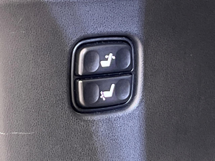2013 Toyota Alphard DBA-ANH20W (UW-6a17b15aec5dc)[18]