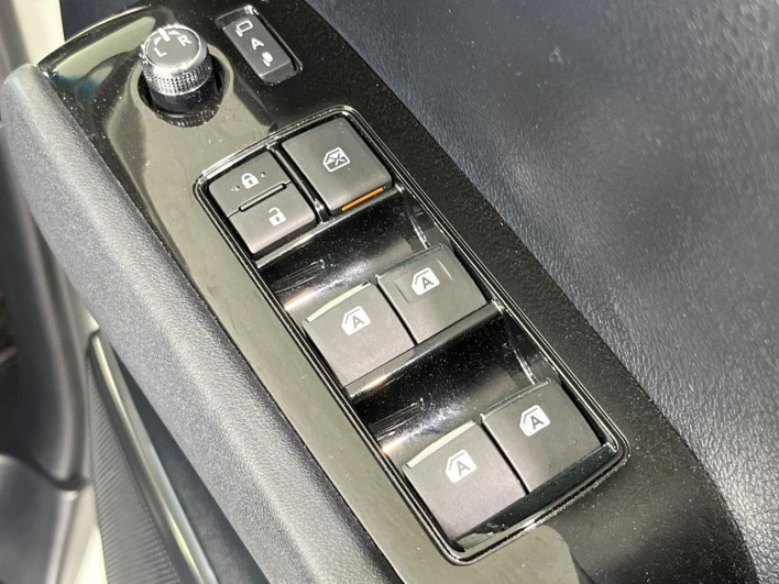 2015 Toyota Alphard Hybrid DAA-AYH30W (UW-6a17b16ba4850)[7]