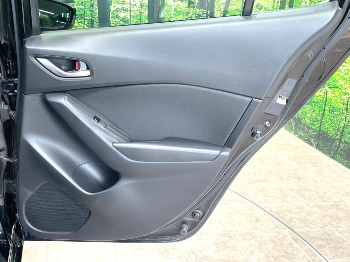 2016 Mazda Axela Sports DBA-BMEFS (UW-6a17b18c78c40)[6]