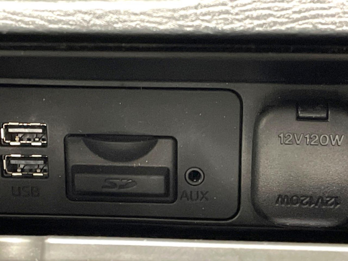 2016 Mazda Axela Sports DBA-BMEFS (UW-6a17b18c78c40)[18]
