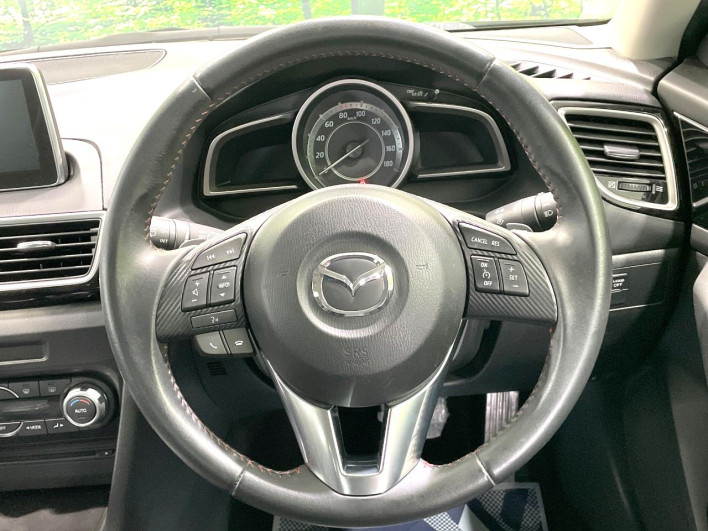 2016 Mazda Axela Sports DBA-BMEFS (UW-6a17b18c78c40)[5]