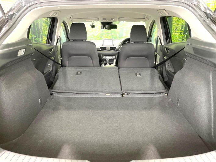 2016 Mazda Axela Sports DBA-BMEFS (UW-6a17b18c78c40)[22]