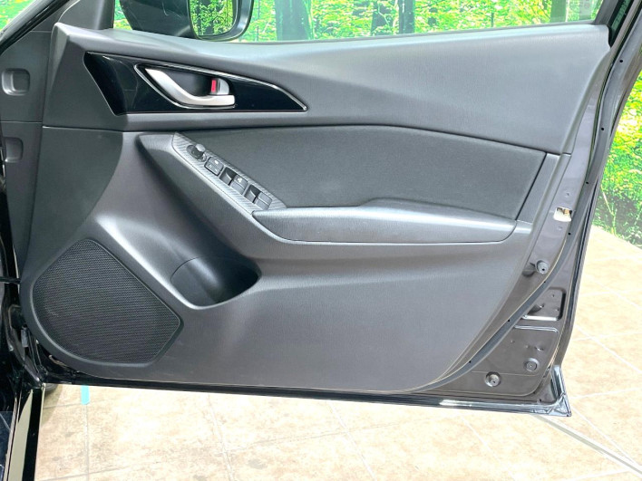 2016 Mazda Axela Sports DBA-BMEFS (UW-6a17b18c78c40)[7]