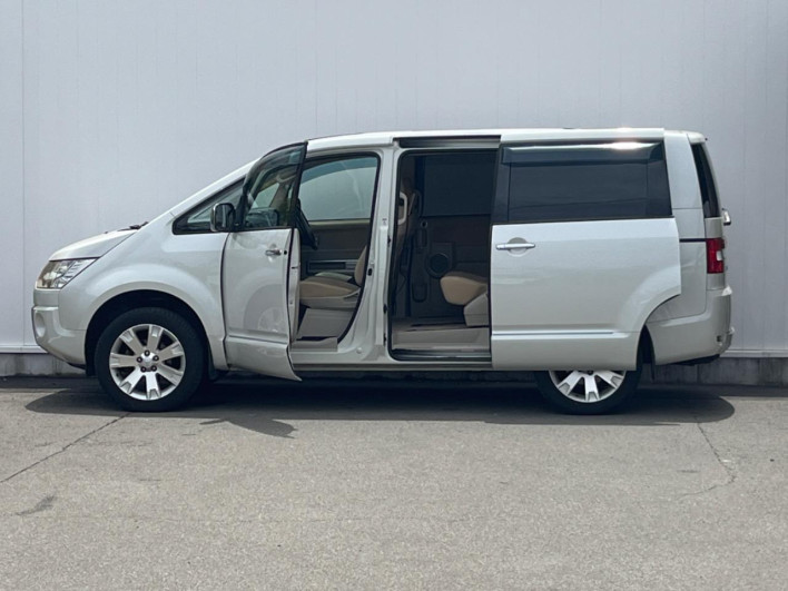 2011 Mitsubishi Delica D:5 DBA-CV5W (UW-6a17b1975d20c)[5]