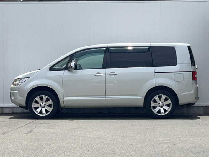 2011 Mitsubishi Delica D:5 DBA-CV5W (UW-6a17b1975d20c)[4]