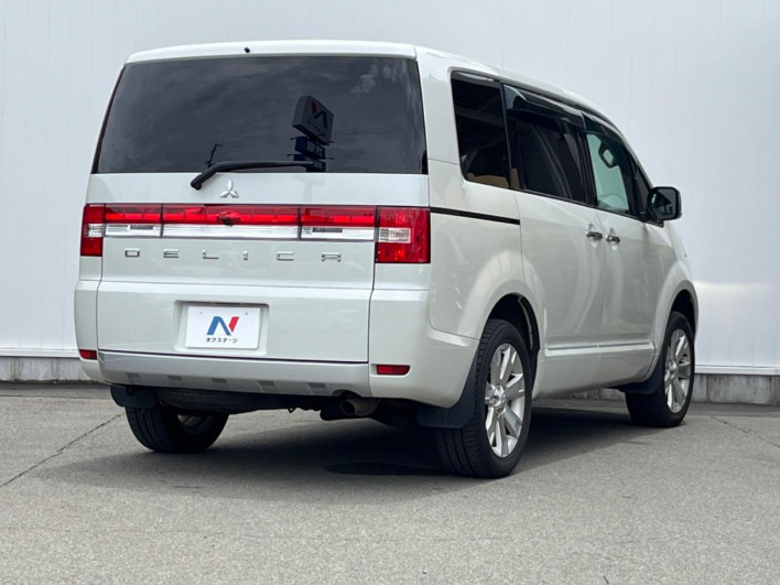 2011 Mitsubishi Delica D:5 DBA-CV5W (UW-6a17b1975d20c)[23]