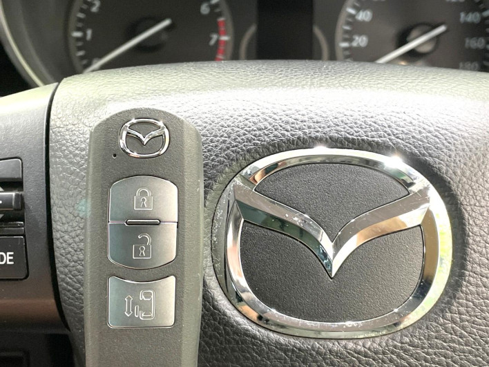 2013 Mazda Premacy DBA-CWEFW (UW-6a17b198799c5)[15]