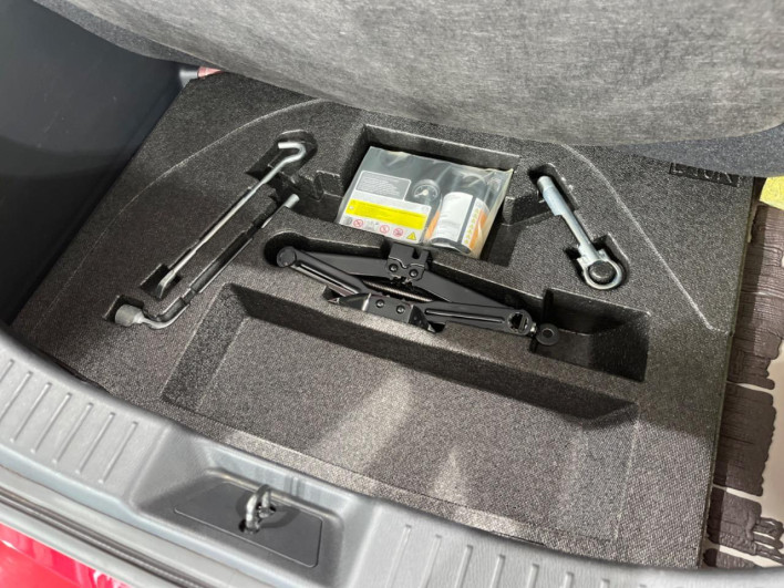 2016 Mazda Demio LDA-DJ5AS (UW-6a17b19fad482)[13]