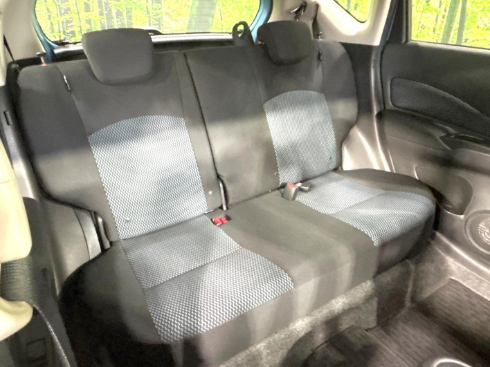 2012 Nissan Note DBA-E12 (UW-6a17b1a4a0dc5)[9]