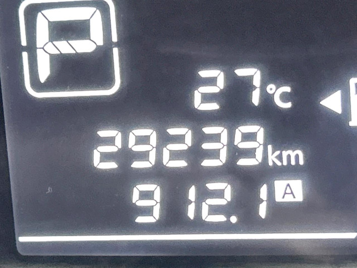 2012 Nissan Note DBA-E12 (UW-6a17b1a4a0dc5)[2]