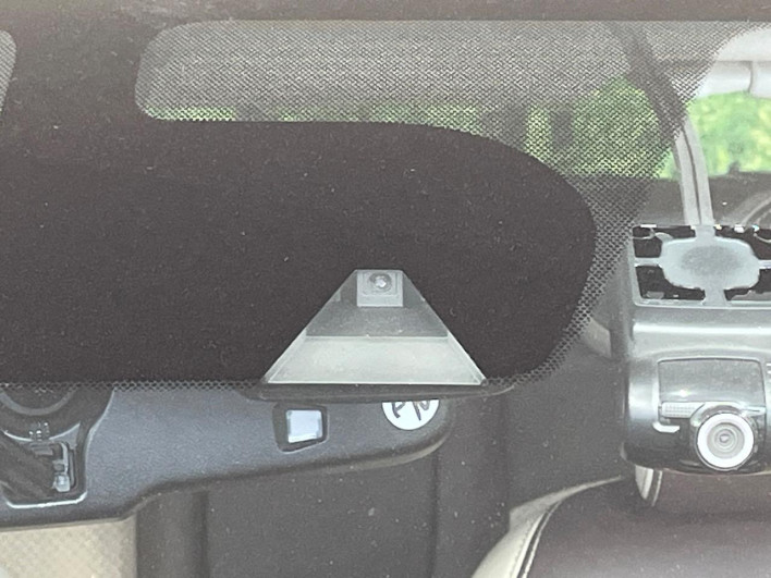 2016 Nissan Note DBA-E12 (UW-6a17b1a63bd5e)[5]