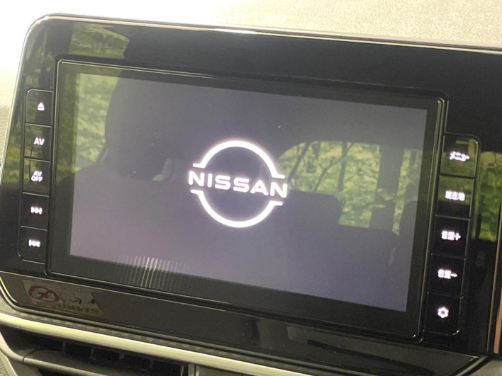 2021 Nissan Note 6AA-E13 (UW-6a17b1a7a55ca)[15]