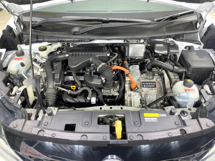 2021 Nissan Note 6AA-E13 (UW-6a17b1a7a55ca)[4]