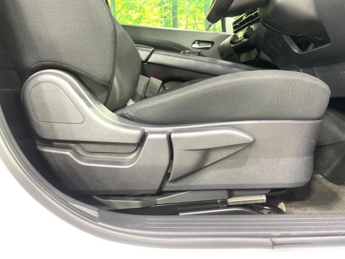 2021 Nissan Note 6AA-E13 (UW-6a17b1a7a55ca)[22]