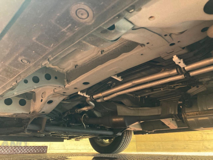 2012 Nissan Serena DBA-FC26 (UW-6a17b1ac9f0ee)[23]