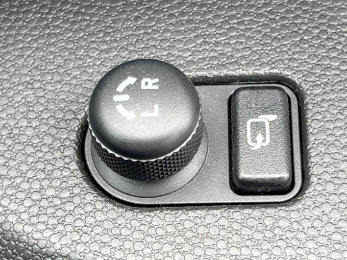 2017 Suzuki Ignis DAA-FF21S (UW-6a17b1b353113)[26]