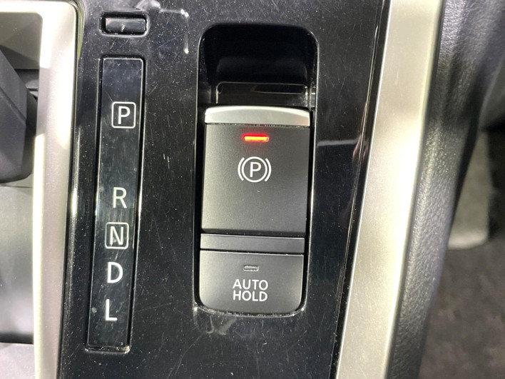 2017 Nissan Serena DAA-GFC27 (UW-6a17b1bf04d0a)[25]