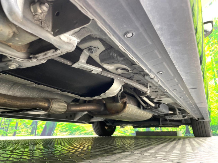 2017 Nissan Serena DAA-GFC27 (UW-6a17b1bf04d0a)[12]