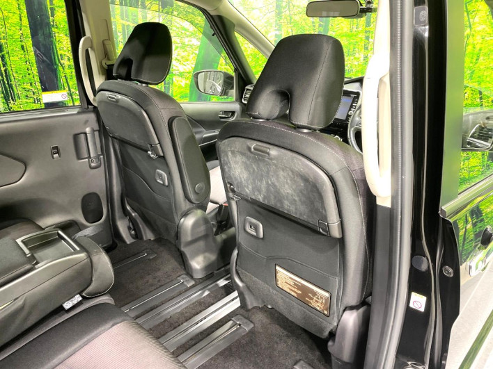 2017 Nissan Serena DAA-GFC27 (UW-6a17b1bf04d0a)[18]