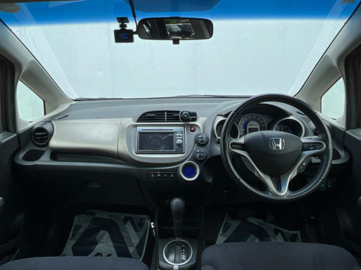 2012 Honda Fit Hybrid DAA-GP1 (UW-6a17b1c9e1584)[22]