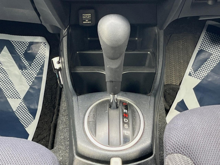 2012 Honda Fit Hybrid DAA-GP1 (UW-6a17b1c9e1584)[23]
