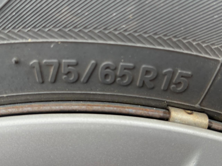 2012 Honda Fit Hybrid DAA-GP1 (UW-6a17b1c9e1584)[8]