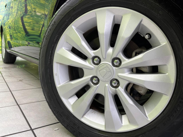 2012 Honda Fit Hybrid DAA-GP1 (UW-6a17b1c9e4c1d)[16]