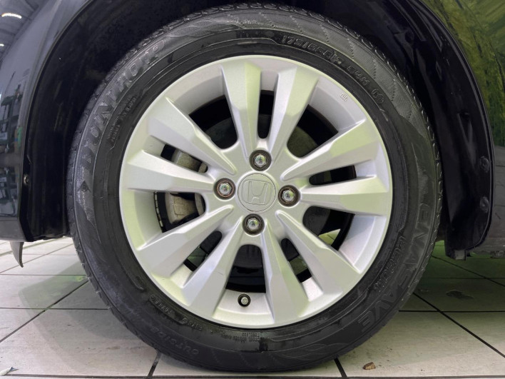 2012 Honda Fit Hybrid DAA-GP1 (UW-6a17b1c9e4c1d)[12]