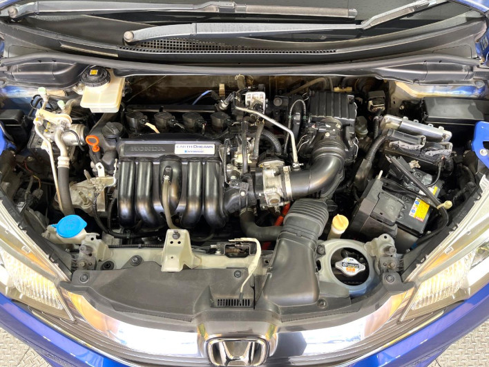 2014 Honda Fit Hybrid DAA-GP5 (UW-6a17b1cab6e5b)[4]