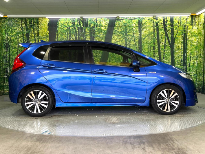 2014 Honda Fit Hybrid DAA-GP5 (UW-6a17b1cab6e5b)[15]