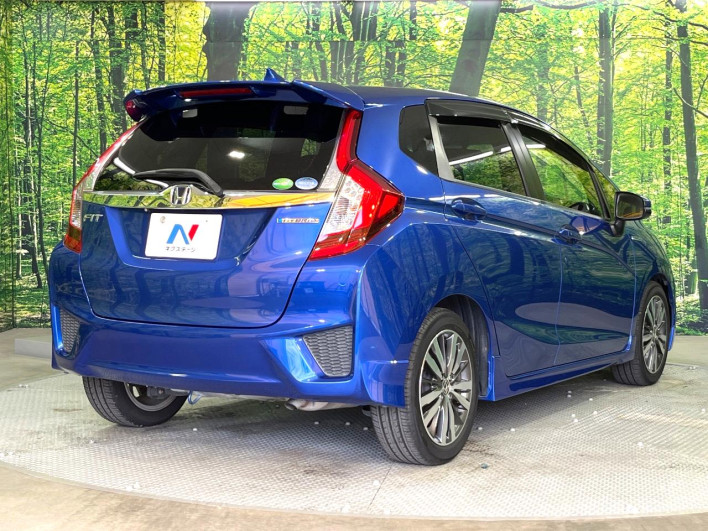 2014 Honda Fit Hybrid DAA-GP5 (UW-6a17b1cab6e5b)[16]