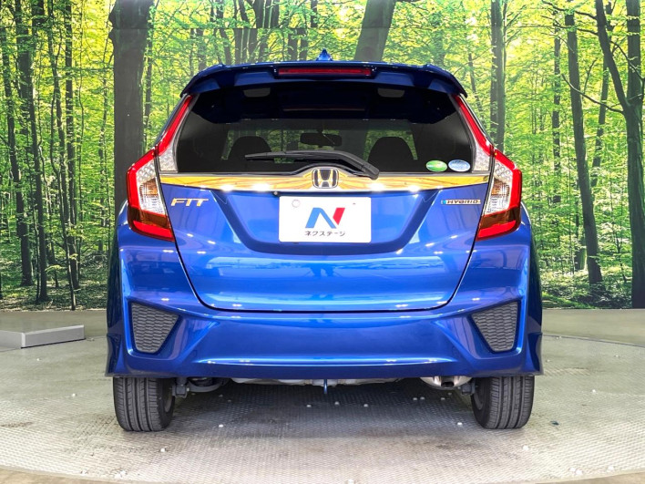2014 Honda Fit Hybrid DAA-GP5 (UW-6a17b1cab6e5b)[17]