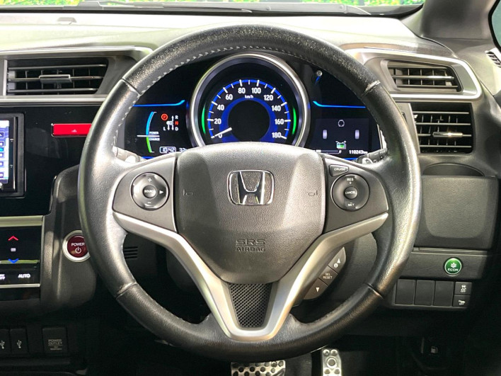 2014 Honda Fit Hybrid DAA-GP5 (UW-6a17b1cab6e5b)[27]