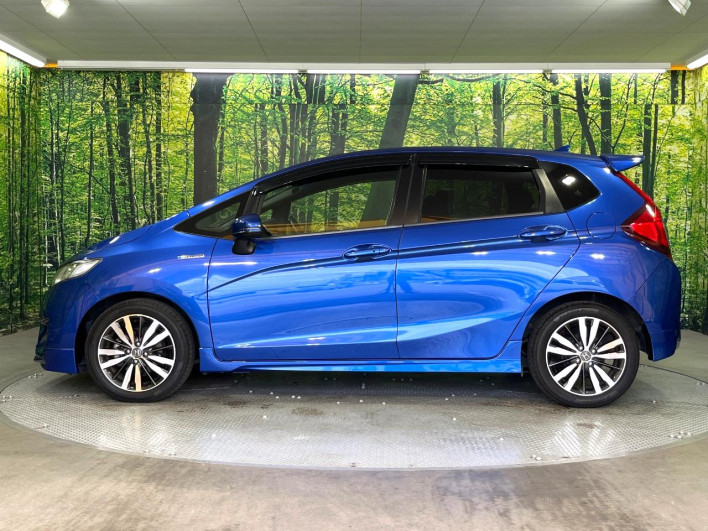 2014 Honda Fit Hybrid DAA-GP5 (UW-6a17b1cab6e5b)[19]