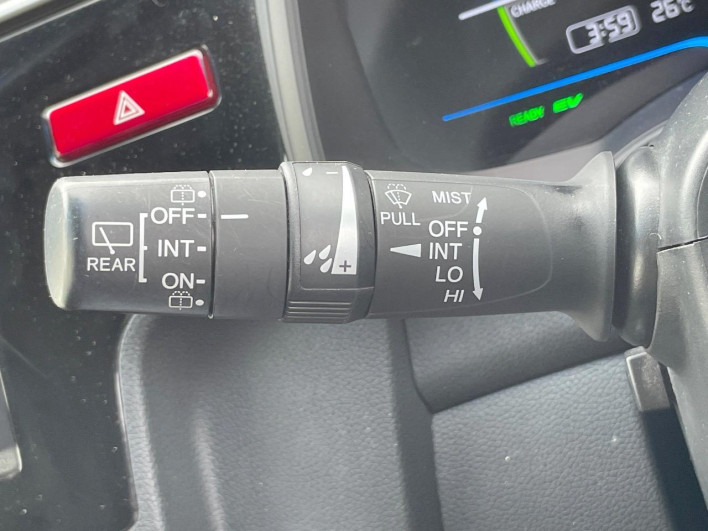 2014 Honda Fit Hybrid DAA-GP5 (UW-6a17b1cbe1dcd)[27]