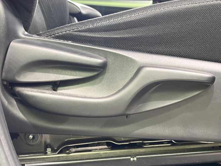 2023 Toyota Hilux 3DF-GUN125 (UW-6a17b1d8679d7)[18]