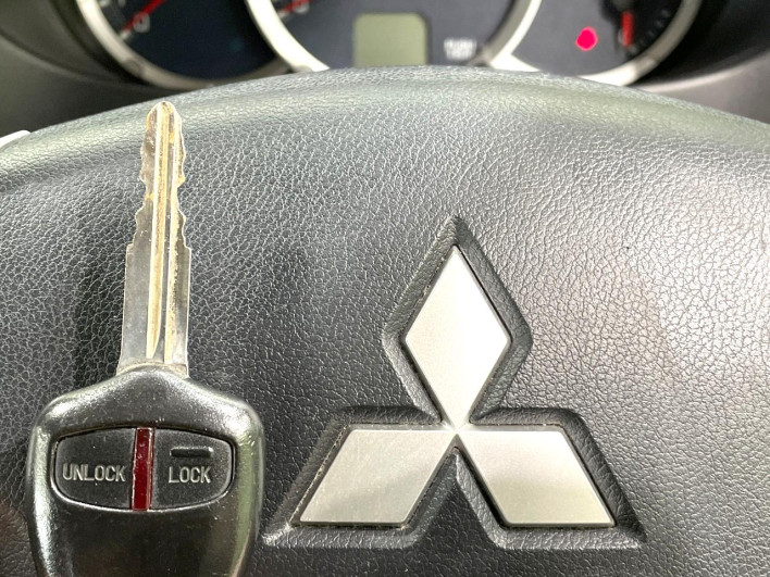 2012 Mitsubishi Pajero Mini ABA-H58A (UW-6a17b1dc0acff)[9]