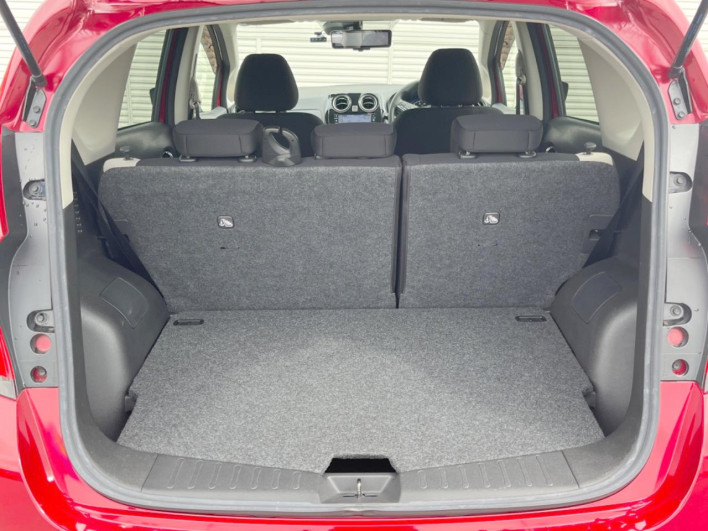 2017 Nissan Note DAA-HE12 (UW-6a17b1e16062c)[19]