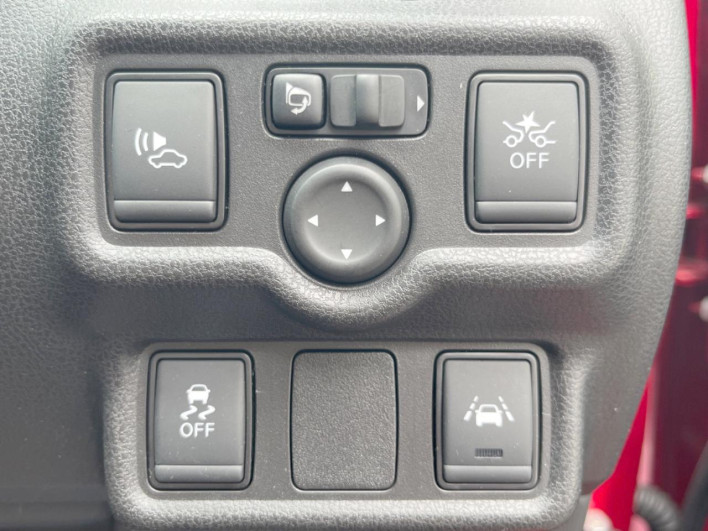 2017 Nissan Note DAA-HE12 (UW-6a17b1e16062c)[29]