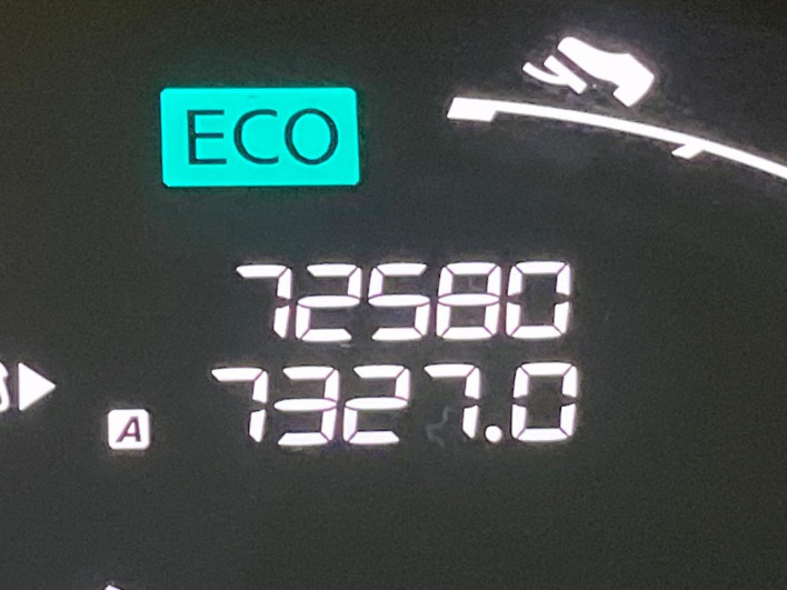 2016 Nissan Serena DAA-HFC26 (UW-6a17b1e743cbd)[2]