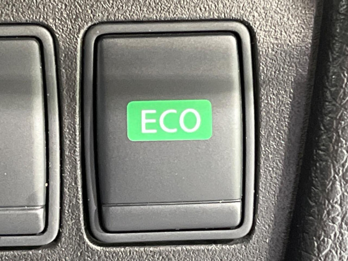 2016 Nissan Serena DAA-HFC26 (UW-6a17b1e743cbd)[7]